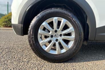 SPOTICAR Vauxhall Mokka 1.2 Turbo Design Euro 6 (s/s) 5dr Used Car - Suv Petrol White - Southend-on-sea - 1200618435_5
