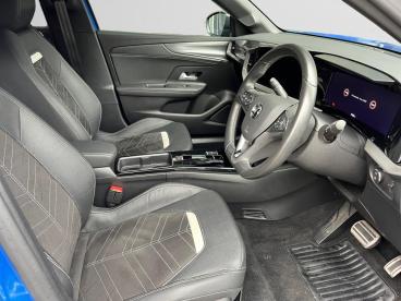 SPOTICAR Vauxhall Mokka Mokka-e 50kwh Ultimate Auto 5dr Used Car - Suv Electric Blue - Sudbury - 1200549145_4