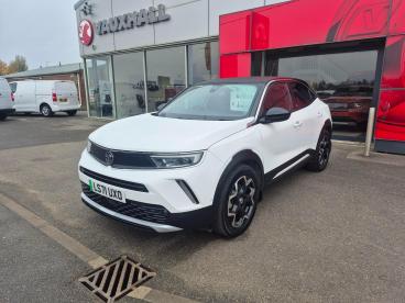 SPOTICAR Vauxhall Mokka Mokka-e 50kwh Ultimate Edition Auto 5dr Used Car - Suv Electric White - Boston - 1200556682_3