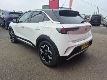 SPOTICAR Vauxhall Mokka Mokka-e 50kwh Ultimate Edition Auto 5dr Used Car - Suv Electric White - Boston - 1200556682_4