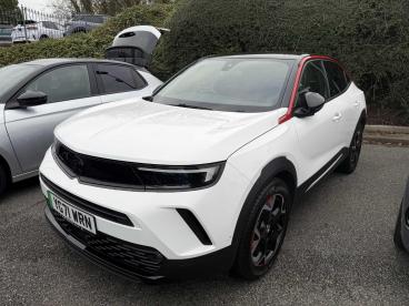SPOTICAR Vauxhall Mokka Mokka-e 50kwh Sri Nav Premium Auto 5dr Used Car - Suv Electric White - Colwyn Bay - 1200558795_3
