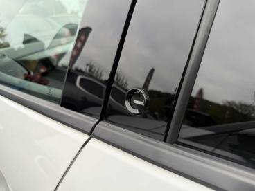 SPOTICAR Vauxhall Mokka Mokka-e 50kwh Sri Nav Premium Auto 5dr Used Car - Suv Electric White - Colwyn Bay - 1200558795_4
