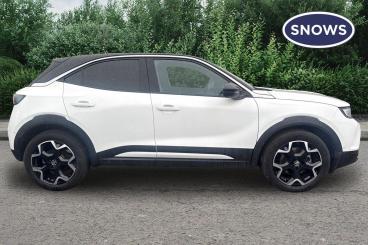 SPOTICAR Vauxhall Mokka Mokka-e 50kwh Ultimate Auto 5dr Used Car - Suv Electric White - Eastleigh - 1200577085_4