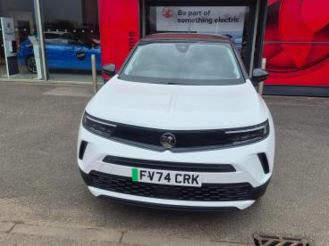SPOTICAR Vauxhall Mokka Mokka-e 50kwh Griffin Auto 5dr Used Car - Suv Electric White - Boston - 1200584595_2