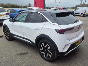 SPOTICAR Vauxhall Mokka Mokka-e 50kwh Griffin Auto 5dr Used Car - Suv Electric White - Boston - 1200584595_4