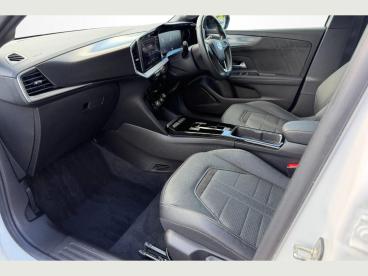 SPOTICAR Vauxhall Mokka Mokka-e 50kwh Ultimate Auto 5dr Used Car - Suv Electric White - Eastbourne - 1200593233_2