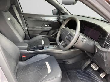 SPOTICAR Vauxhall Mokka Mokka-e 54kwh Ultimate Auto 5dr Used Car - Suv Electric Grey - Sudbury - 1200625918_4