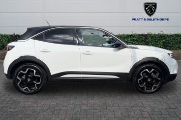 SPOTICAR Vauxhall Mokka Mokka-e 50kwh Ultimate Auto 5dr Used Car - Suv Electric White - Newark On Trent - 1200627923_4