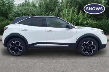 SPOTICAR Vauxhall Mokka Mokka-e 50kwh Ultimate Auto 5dr Used Car - Suv Electric White - Eastleigh - 1200628686_4