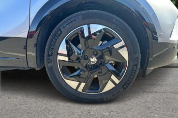 SPOTICAR Vauxhall Mokka Mokka-e 54kwh Ultimate Auto 5dr Used Car - Suv Electric Grey - Eastleigh - 1200631707_5