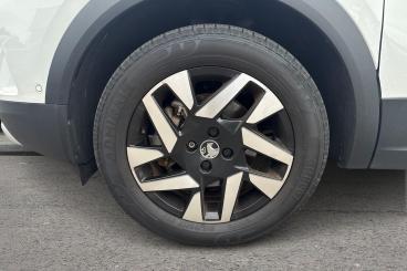 SPOTICAR Vauxhall Mokka Mokka-e 50kwh Elite Premium Auto 5dr Used Car - Suv Electric White - Eastleigh - 1200633392_5