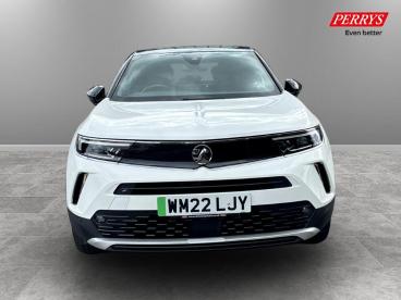 SPOTICAR Vauxhall Mokka Mokka-e 50kwh Ultimate Auto 5dr Used Car - Suv Electric White - Dover - 1200634421_2