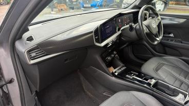 SPOTICAR Vauxhall Mokka Mokka-e 50kwh Ultimate Auto 5dr Used Car - Suv Electric Grey - Redditch - 1200642272_2