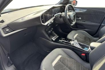 SPOTICAR Vauxhall Mokka Mokka-e 50kwh Ultimate Auto 5dr Used Car - Suv Electric Black - Eastleigh - 1200644870_2