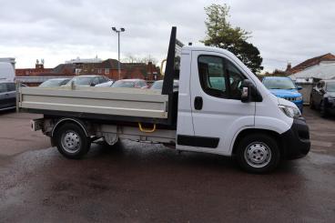 SPOTICAR Vauxhall Movano  Used Car -  Diesel White - Wellingborough - 1200558569_3