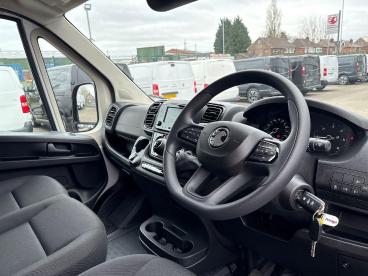 SPOTICAR Vauxhall Movano 2.2 Cdti 3500 Biturbo Prime L3 H3 Euro 6 (s/s) 5dr Used Car - Commercial Vehicle Diesel White - Sheffield - 1200632954_5