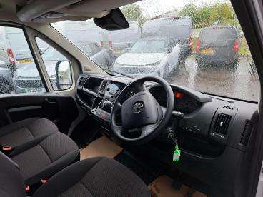 SPOTICAR Vauxhall Movano 2.2 Cdti 4000 Biturbo Hdt Edition L4 Euro 6 (s/s) Used Car - Commercial Vehicle Diesel White - Boston - 1200634464_3