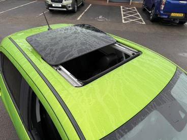 SPOTICAR Vauxhall Viva 1.0i Sl Euro 6 5dr Used Car - City Car Petrol Green - Wantage - 1200570595_2