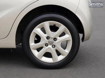 SPOTICAR Vauxhall Viva 1.0i Se Euro 6 5dr (a/c) Used Car - City Car Petrol Silver - Ilkeston - 1200610314_5
