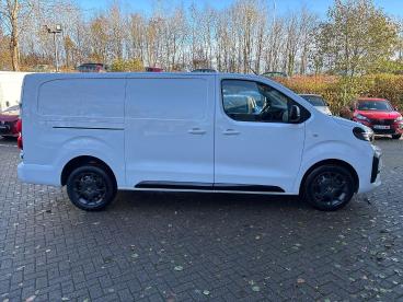 SPOTICAR Vauxhall Vivaro 2.0 Turbo D Pro Xl Panel Van Lwb Euro 6 6dr Used Car - Commercial Vehicle Diesel White - Tonbridge - 1200562400_2