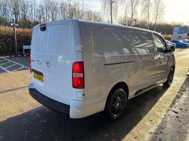 SPOTICAR Vauxhall Vivaro 2.0 Turbo D Pro Xl Panel Van Lwb Euro 6 6dr Used Car - Commercial Vehicle Diesel White - Tonbridge - 1200562400_3