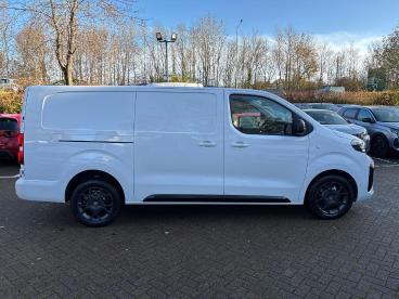 SPOTICAR Vauxhall Vivaro 2.0 Turbo D Pro Xl Panel Van Lwb Euro 6 6dr Used Car - Commercial Vehicle Diesel White - Tonbridge - 1200562402_2