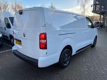 SPOTICAR Vauxhall Vivaro 2.0 Turbo D Pro Xl Panel Van Lwb Euro 6 6dr Used Car - Commercial Vehicle Diesel White - Tonbridge - 1200562402_3