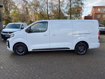 SPOTICAR Vauxhall Vivaro 2.0 Turbo D Pro Xl Panel Van Lwb Euro 6 6dr Used Car - Commercial Vehicle Diesel White - Tonbridge - 1200562404_5