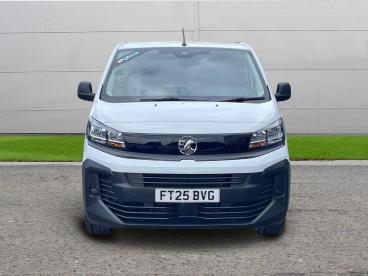 SPOTICAR Vauxhall Vivaro 2.0 Turbo D Prime Xl Crew Van Lwb Euro 6 6dr Used Car - Commercial Vehicle Diesel White - Worksop - 1200571454_2