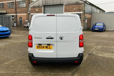 SPOTICAR Vauxhall Vivaro 1.5 Turbo D Prime Swb Euro 6 (s/s) 6dr Used Car - Commercial Vehicle Diesel White - Dartford - 1200572645_5