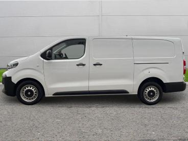 SPOTICAR Vauxhall Vivaro 1.5 Turbo D Prime Xl Panel Van Lwb Euro 6 (s/s) 6d Used Car - Commercial Vehicle Diesel White - Worksop - 1200573519_4