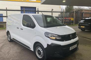 SPOTICAR Vauxhall Vivaro 1.5 Turbo D Prime Swb Euro 6 (s/s) 6dr Used Car - Commercial Vehicle Diesel White - Dartford - 1200578442_1