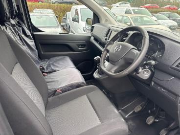 SPOTICAR Vauxhall Vivaro 2.0 Turbo D 3100 Pro L1 H1 Euro 6 6dr Used Car - Commercial Vehicle Diesel Silver - Tonbridge - 1200583440_4