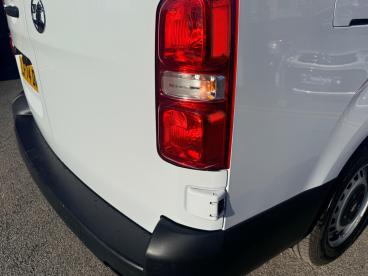 SPOTICAR Vauxhall Vivaro 2.0 Turbo D Prime Xl Panel Van Lwb Euro 6 6dr Used Car - Commercial Vehicle Diesel White - Wakefield - 1200585488_5