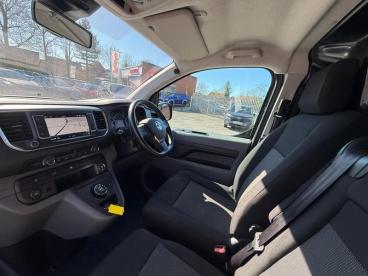 SPOTICAR Vauxhall Vivaro 2.0 Turbo D 3100 Elite Auto L1 H1 Euro 6 (s/s) 5dr Used Car - Commercial Vehicle Diesel Grey - Wantage - 1200587508_4