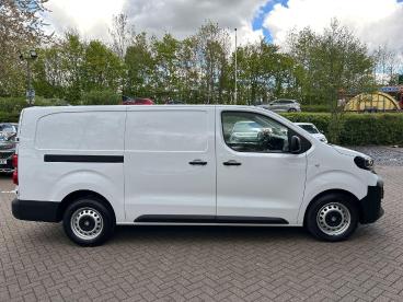 SPOTICAR Vauxhall Vivaro 2.0 Turbo D Prime Xl Panel Van Auto Lwb Euro 6 (s/ Used Car - Commercial Vehicle Diesel White - Tonbridge - 1200593976_2