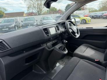 SPOTICAR Vauxhall Vivaro 1.5 Turbo D 2900 Prime L2 H1 Euro 6 (s/s) 6dr Used Car - Commercial Vehicle Diesel White - Billinghay - 1200595657_3