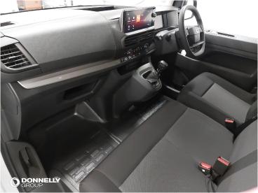 SPOTICAR Vauxhall Vivaro 2.0 Turbo D Prime Xl Crew Van Lwb Euro 6 6dr Used Car - Commercial Vehicle Diesel White - Dungannon - 1200599994_4