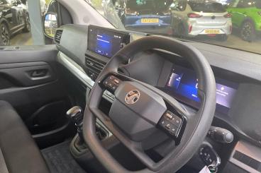 SPOTICAR Vauxhall Vivaro 1.5 Turbo D Prime Swb Euro 6 (s/s) 6dr Used Car - Commercial Vehicle Diesel White - Welling - 1200612984_3