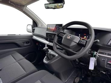 SPOTICAR Vauxhall Vivaro 2.2 Pro M Panel Van Swb Euro 6 (s/s) 6dr Used Car - Commercial Vehicle Diesel White - Cirencester - 1200615873_3