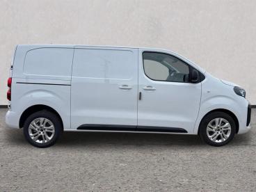 SPOTICAR Vauxhall Vivaro 2.2 Pro M Panel Van Swb Euro 6 (s/s) 6dr Used Car - Commercial Vehicle Diesel White - Cirencester - 1200615873_5