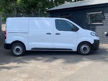 SPOTICAR Vauxhall Vivaro 1.5 Turbo D 2900 Prime L1 H1 Euro 6 (s/s) 6dr Used Car - Commercial Vehicle Diesel White - Perth - 1200617476_4