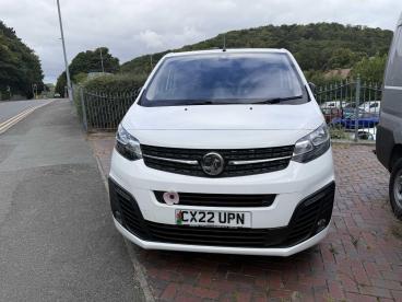 SPOTICAR Vauxhall Vivaro 2.0 Turbo D 3100 Elite Crew Van L2 H1 Euro 6 (s/s) Used Car -  Diesel White - Colwyn Bay - 1200624579_2