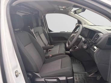 SPOTICAR Vauxhall Vivaro 1.5 Turbo D Pro Xl Panel Van Lwb Euro 6 (s/s) 6dr Used Car - Commercial Vehicle Diesel White - Clacton-on-sea - 1200626115_4