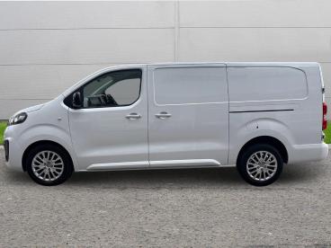 SPOTICAR Vauxhall Vivaro 1.5 Turbo D 2900 Pro L2 H1 Euro 6 (s/s) 6dr Used Car - Commercial Vehicle Diesel White - Worksop - 1200626173_4