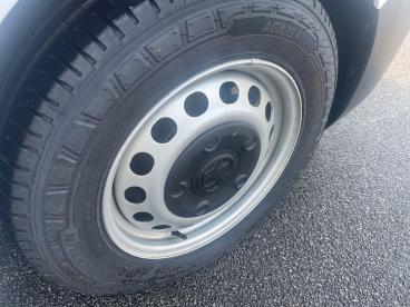 SPOTICAR Vauxhall Vivaro Vivaro-e 3100 50kwh Dynamic Auto L2 H1 6dr (7.4kw Charger) Used Car - Commercial Vehicle Electric White - Bridgend - 1200566454_4