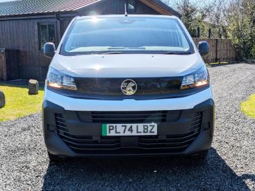 SPOTICAR Vauxhall Vivaro Vivaro-e 75kwh Prime Auto Swb 6dr (7.4kw Charger) Used Car - Commercial Vehicle Electric White - County Antrim - 1200590227_2