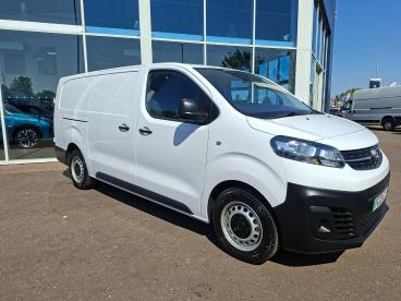 SPOTICAR Vauxhall Vivaro Vivaro-e 3100 50kwh Prime Auto L2 H1 6dr (7.4kw Charger) Used Car - Commercial Vehicle Electric White - Boston - 1200614919_5
