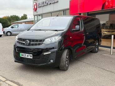 SPOTICAR Vauxhall Vivaro Life Vivaro-e Life 50kwh Ultimate Auto Lwb 5dr (8 Seat, 7.4kw Charger Used Car - Commercial Vehicle Electric Black - Boston - 1200551017_4
