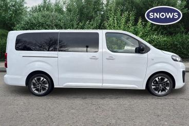 SPOTICAR Vauxhall Vivaro Life Vivaro-e Life 50kwh Ultimate Auto Lwb 5dr (8 Seat, 7.4kw Charger Used Car - Commercial Vehicle Electric White - Southampton - 1200577310_4